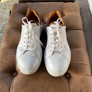 Magnanni White Tennis Shoe